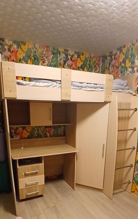 Кровать горка со столом