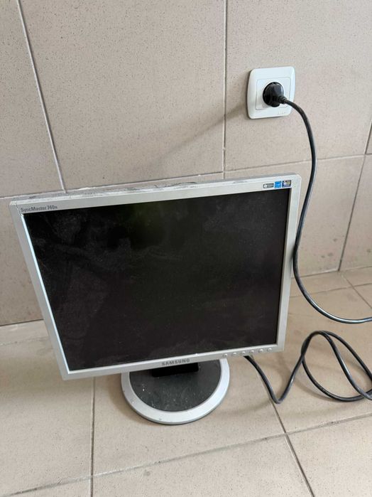 Монитор Samsung 740n
