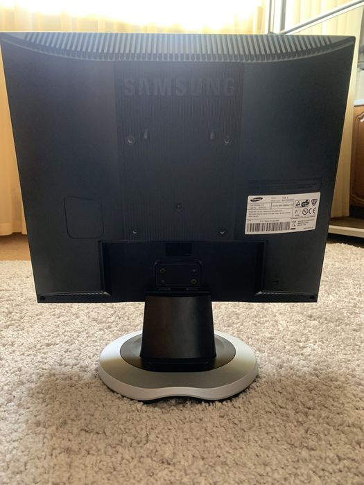Монитор Samsung SyncMaster 713n