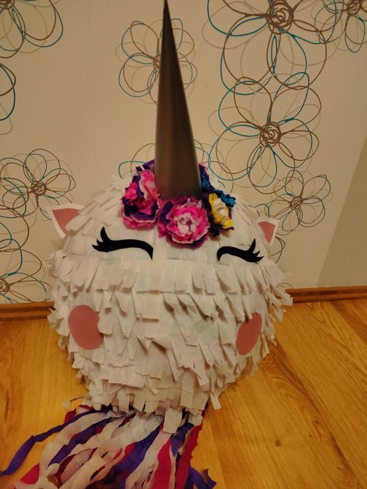 Piniata urodzinowa jednorożec