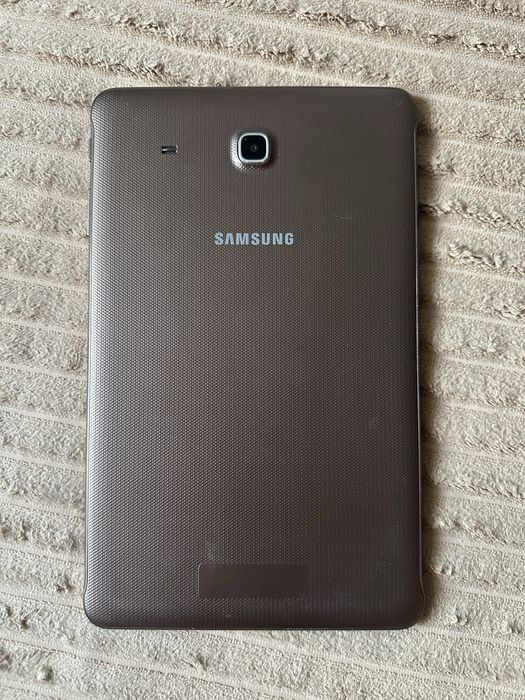 Планшет samsung t561