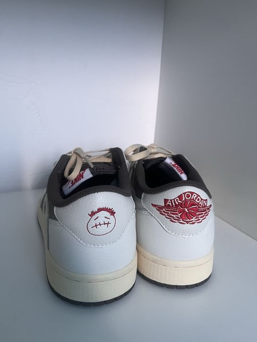 Jordan 1 low traviss scott reverse mocha