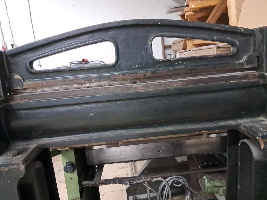 Máquina de vincar e cortar