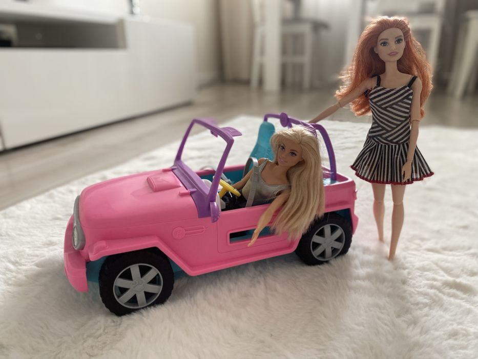 Jeep I 2 lalki Barbie Mattel