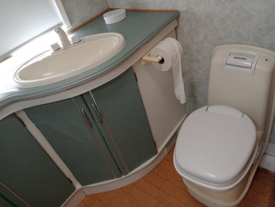 Przyczepa kempingowa Sterling 460 NT