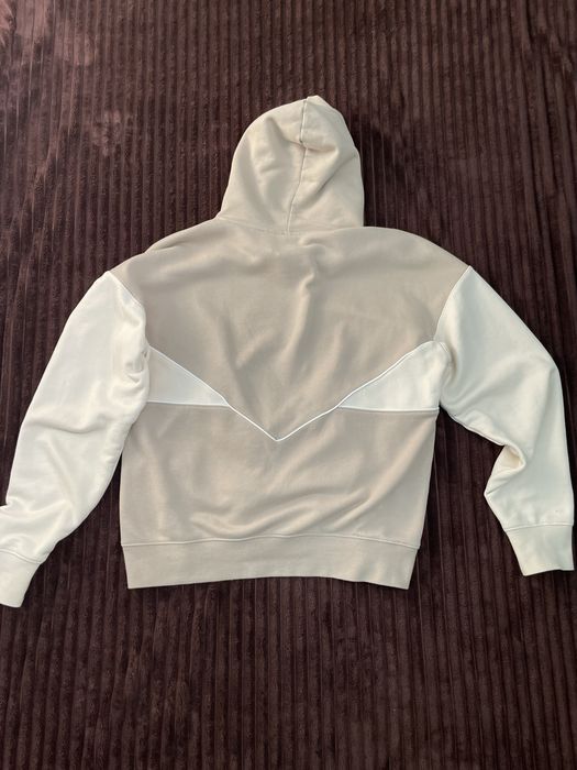 Кофта adidas.