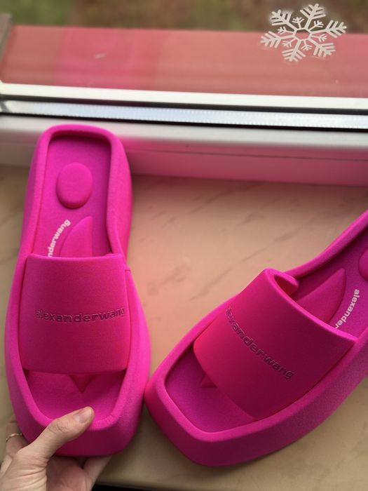 Шльопанці на платформі Аexander Wang