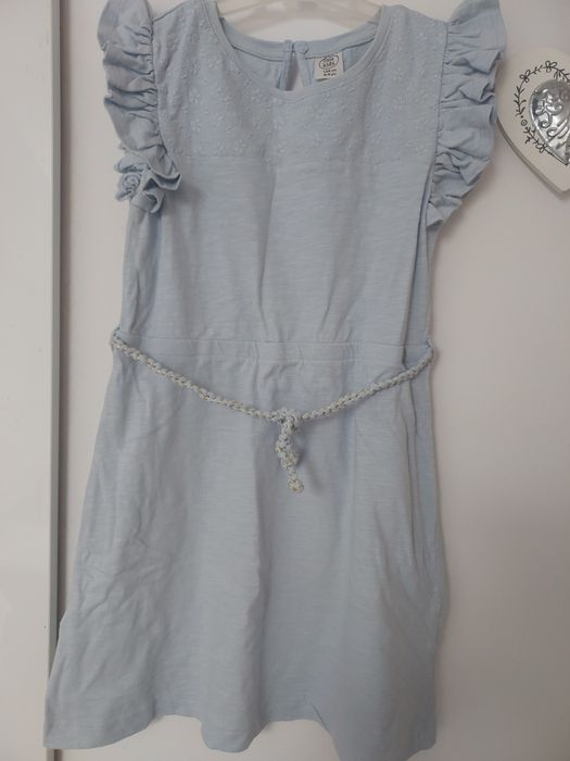 Błękitna sukienka r.134 Pepco
