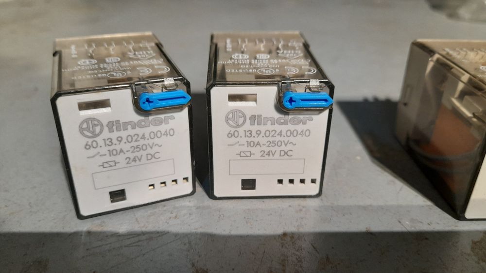 Finder Relays + Bases64739692938755127