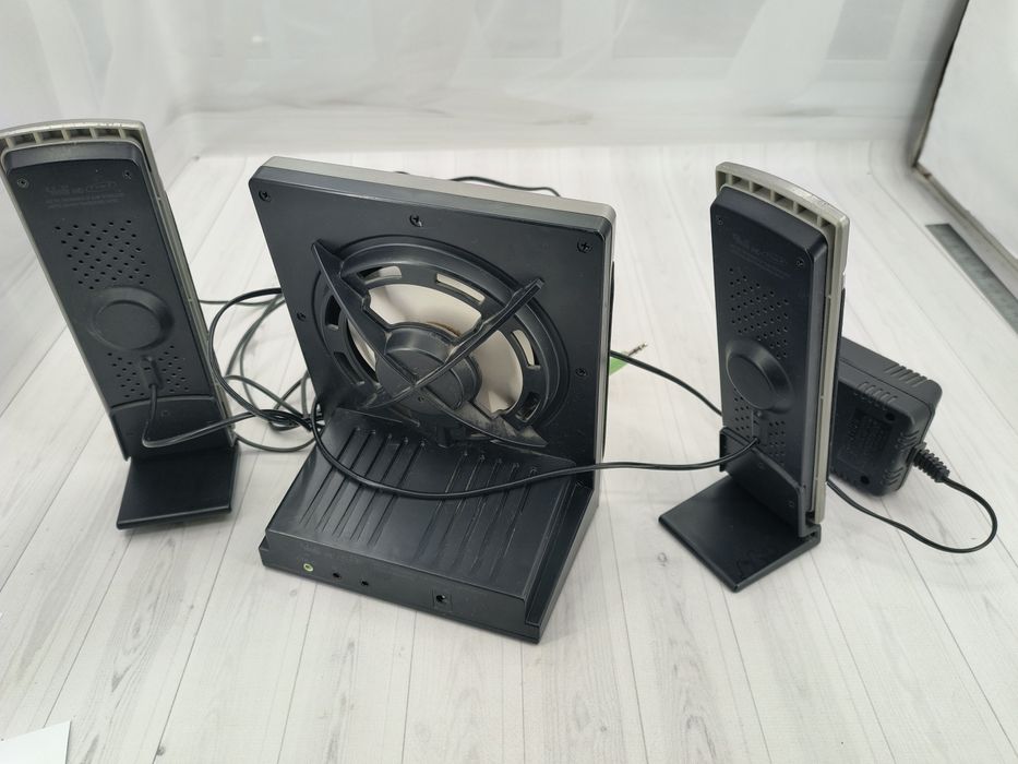 акустична система Genius SW-Flat 2.1 700