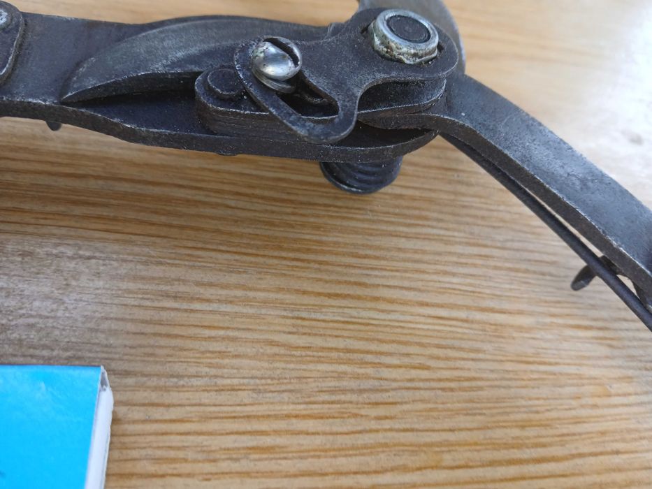 Секатор  садовый  высотный