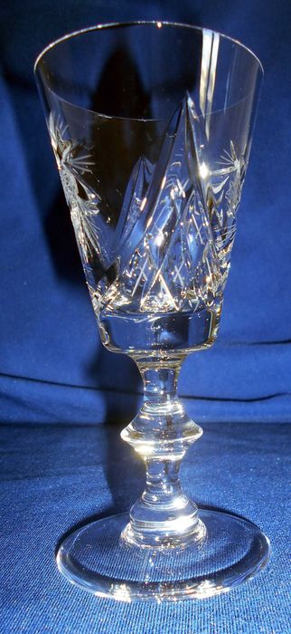 copos de cristal lapidados à mão
