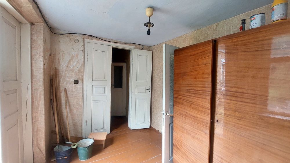 Продам 4-кімнатну квартиру. Вул.Шаргородська,46.