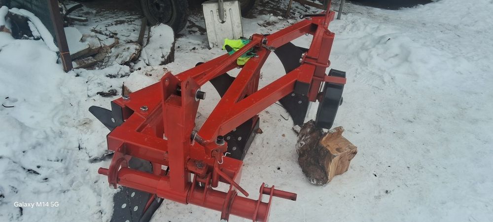 Продам плуги 3по20 , 1/30