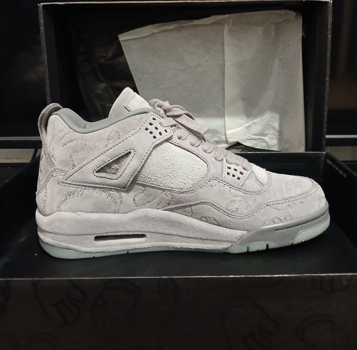Air Jordan 4 Retro Kaws