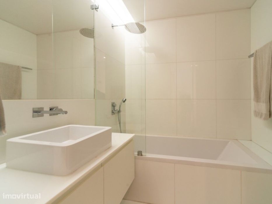 Apartamento T2 de Luxo com Jardim Privativo no Restelo, inserido em...