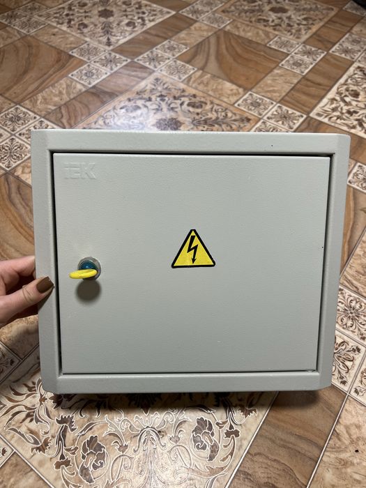 Щиток електричний розподільний металевий на 12 модулів