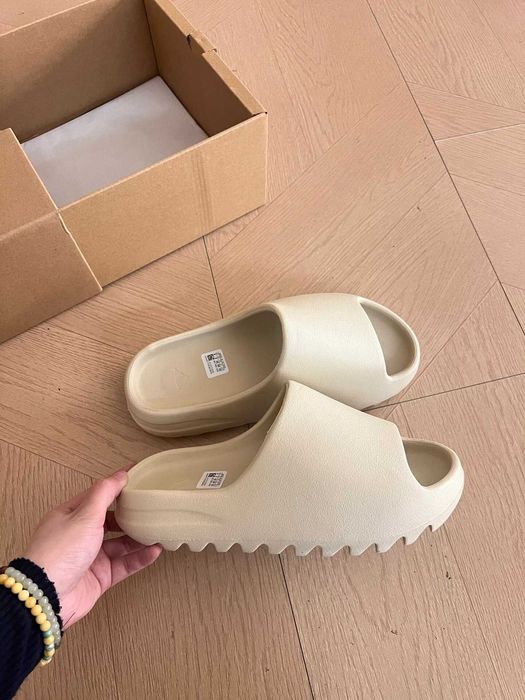 adidas Yeezy Slide Bone biała R.38