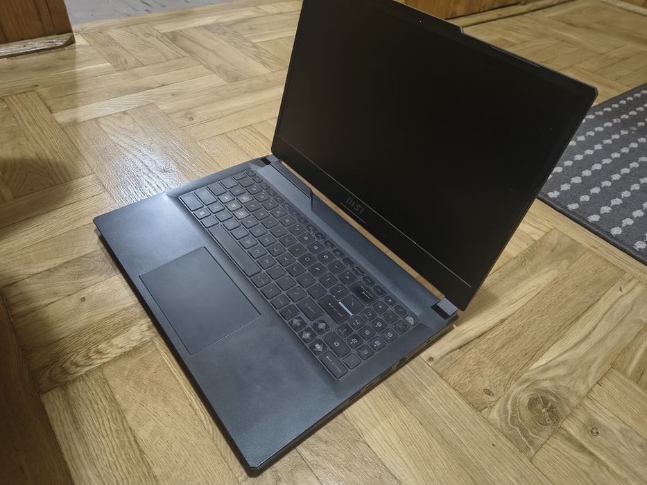 Laptop MSI Cyborg 15 Intel RTX 4060 do gier