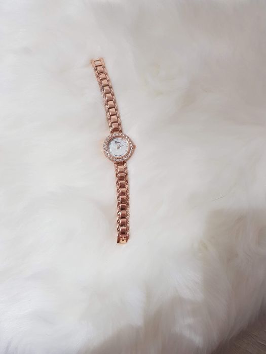 Nowy zegarek z cyrkoniami