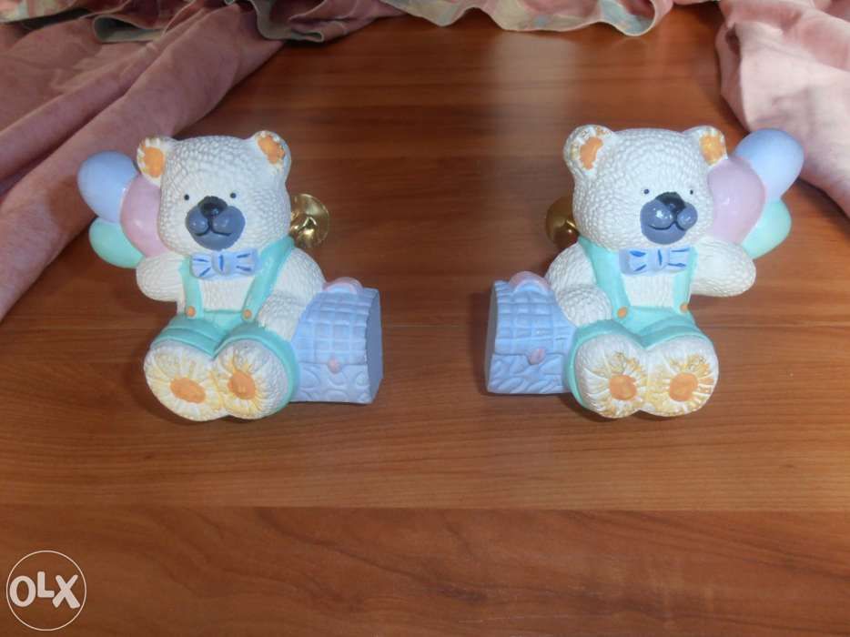 Colcha, cortinados, almofadas, cadeirão