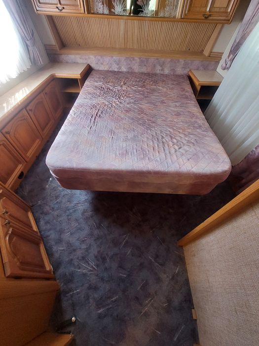 Караван  кемпінги, прицеп дача  будинок на колесах