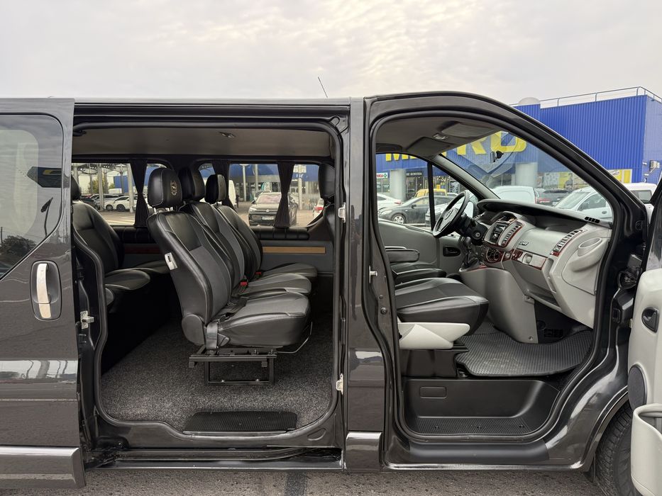 Бус Opel Vivaro 2009 Пасажир, Довга база (2.0 dCi) обмін, лізинг