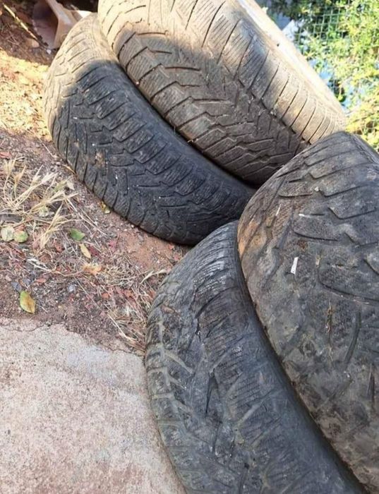 Várias jantes diferentes tamanhos e furações