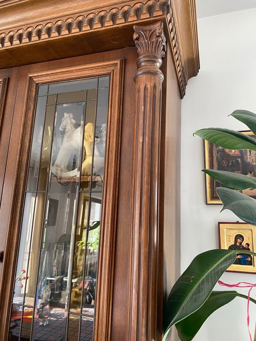 Włoski kredens biblioteka witryna