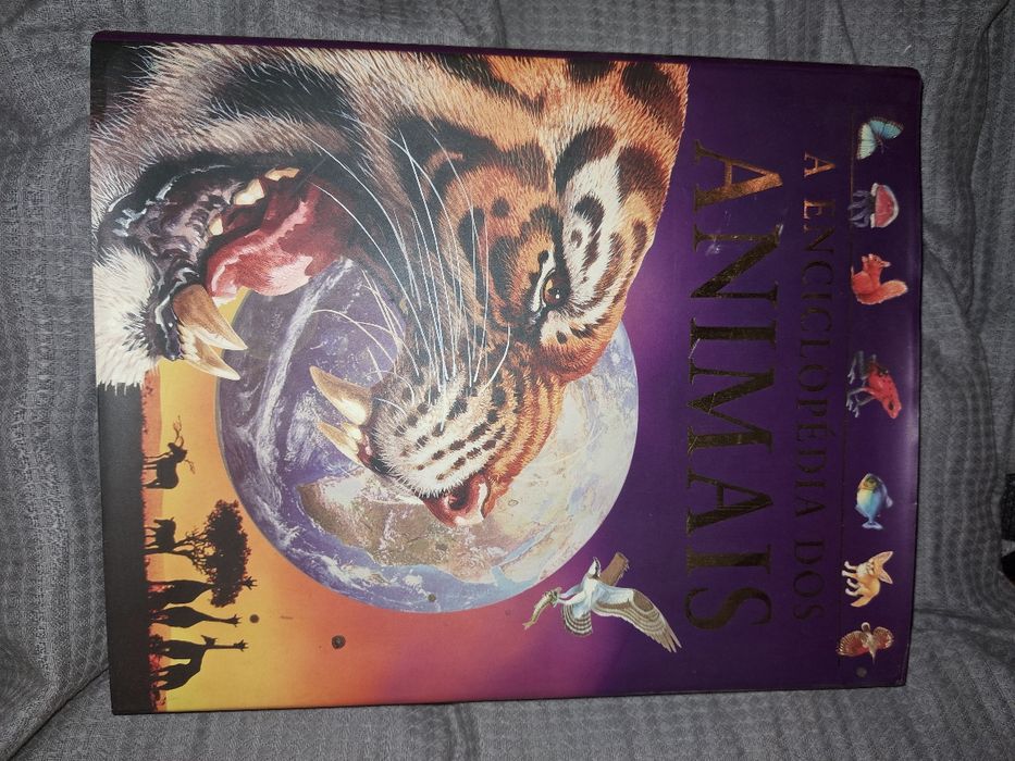 Enciclopédias e outros livros