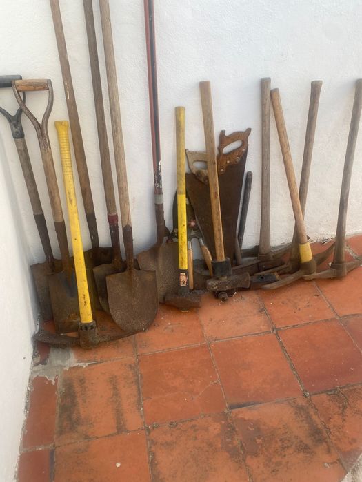 22 peças de ferramentas de construção e jardim