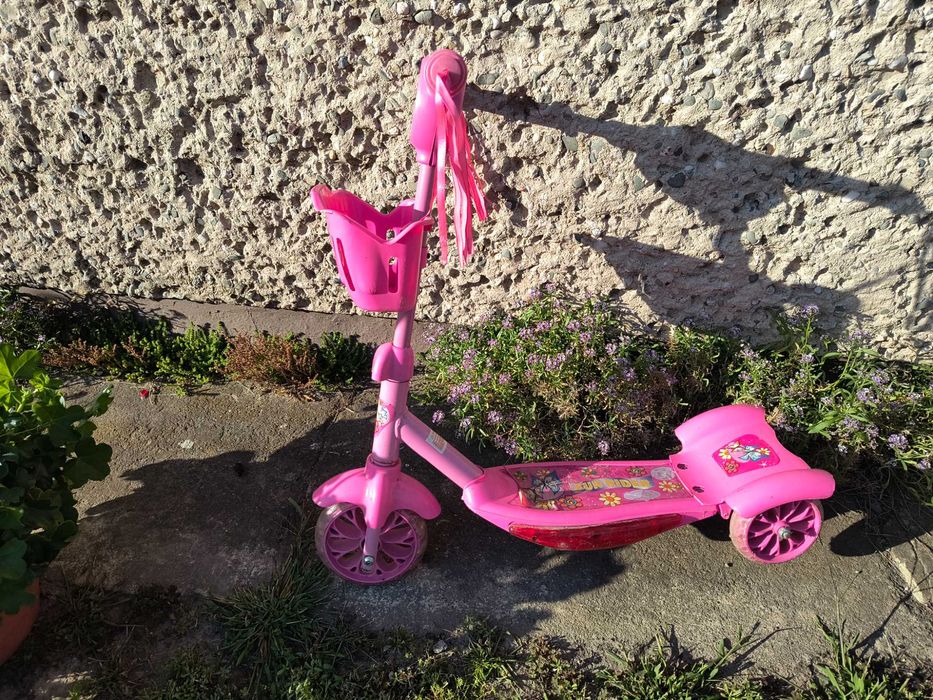 Sprzedam malutką hulajnogę dla dziewczynki