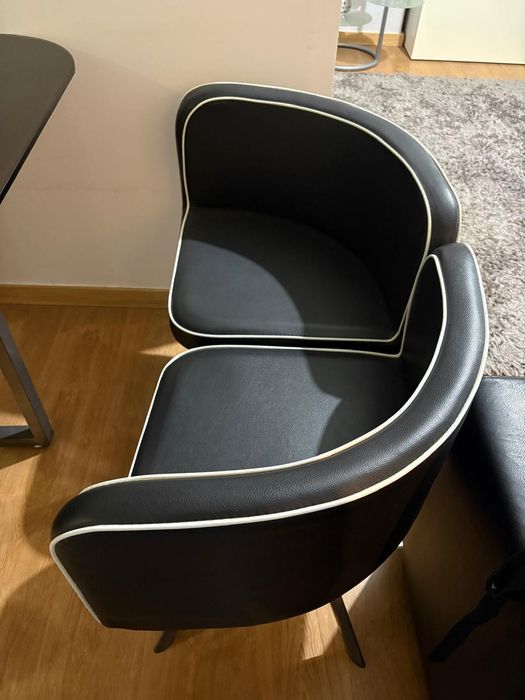Mesa com 4 cadeiras