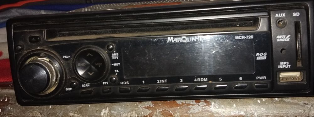 Rádio está a funcionar muito bom um mês de uso