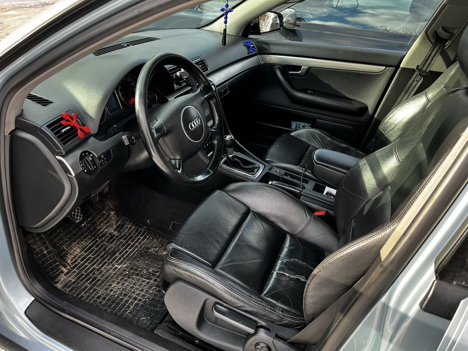 Продам Ауді а4б6 2.0 бензин