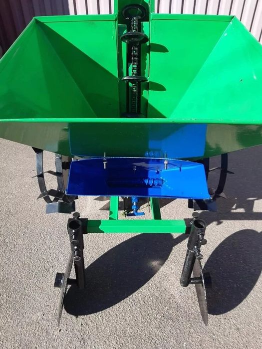 Картоплесаджанка однорядна до мотоблока8