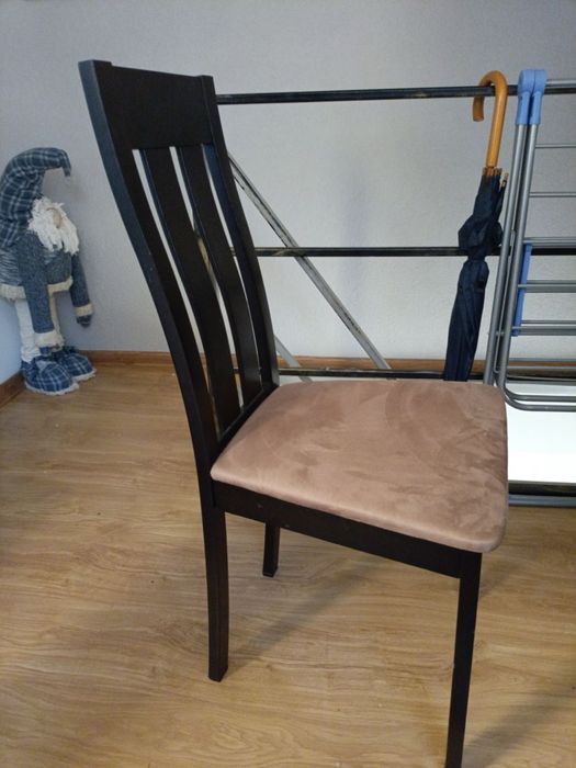 Sprzedam zestaw 4 krzeseł