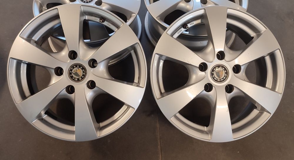 16" 6.5J 5x114.3 felgi aluminiowe Platin Reno trafik