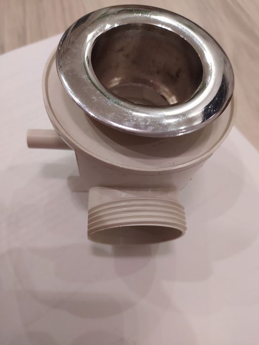 Продаются сантехнические запчасти