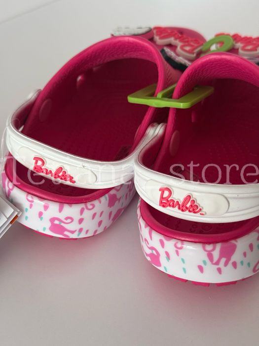 Крокси рожеві яскраві для дівчинки з джибітсами Барбі Crocs Barbie clog classic original C8 C9 C10 C11 C12 C13 J1 J2 J3