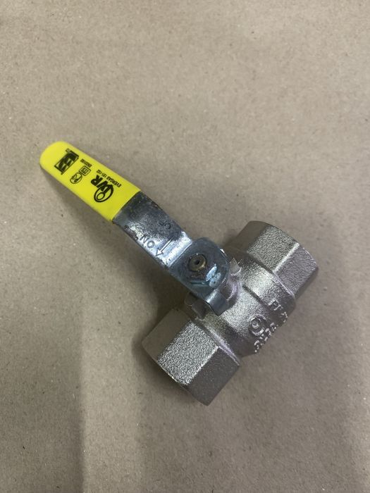 Продам кран 3/4, новые