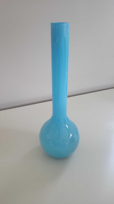 Niebieski wazon szklany blue tulip wąski