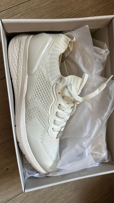 Sprzedam buty tamaris nowe