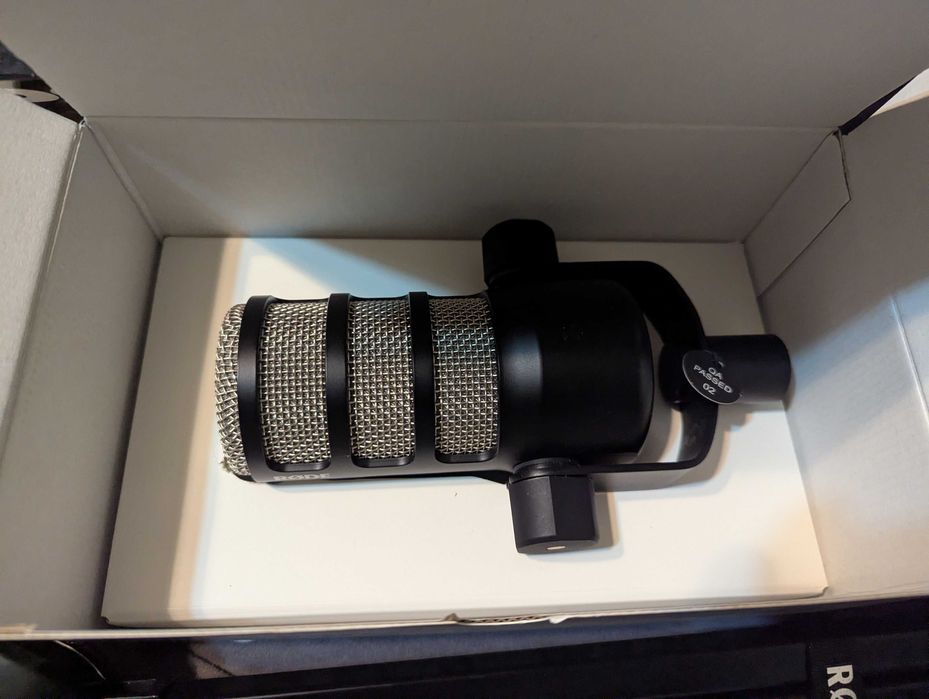 Комплект RODE PodMic Dynamic + PSA1 Studio Arm