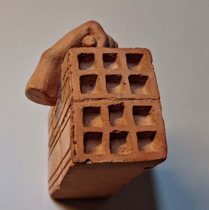 Pisa papeis em barro publicitário