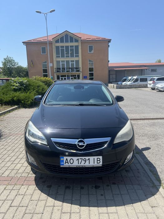 Opel Astra j 1.7cdti 2010