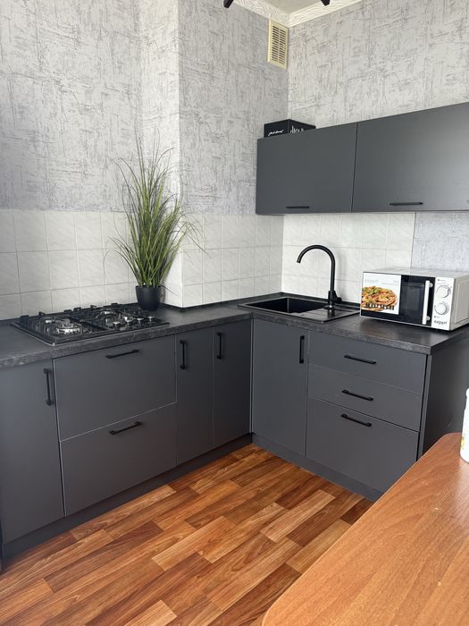 1 кім. Подобово,погодинно.  Вул. Дачна 44.