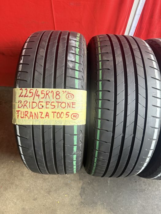 Pneus 225/40/18 + 255/40/18 Bridgestone Todos Iguais Impecaveis