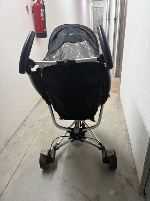 Carrinho de bébé com ovo Quinny