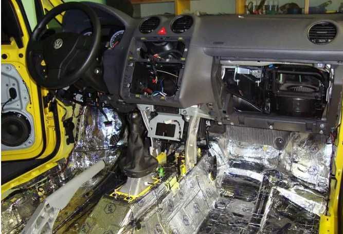 Montaże android sprzętu caraudio  Naprawa elektroniki